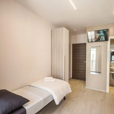 ذا بريكس روم 4*