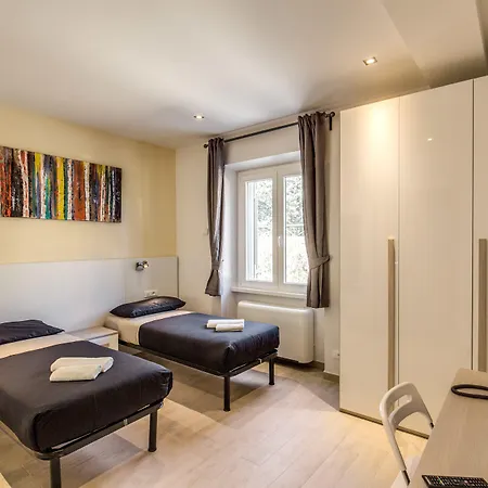 ذا بريكس روم