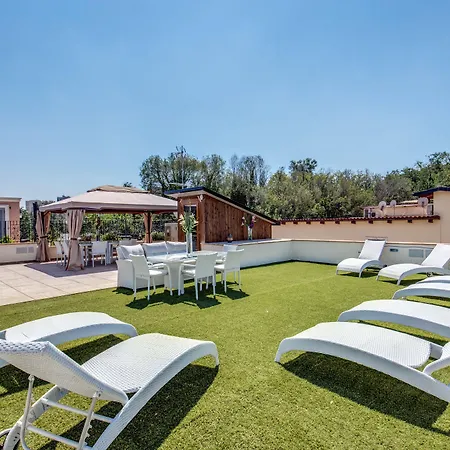 ذا بريكس روم